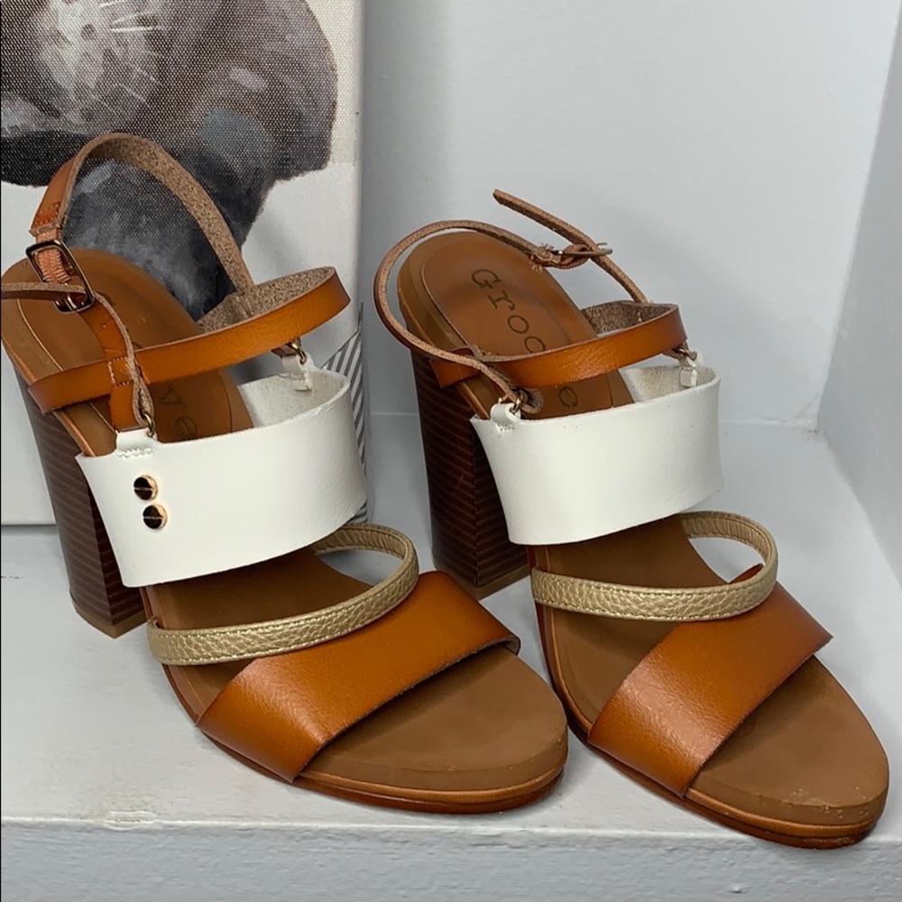 Groove heels